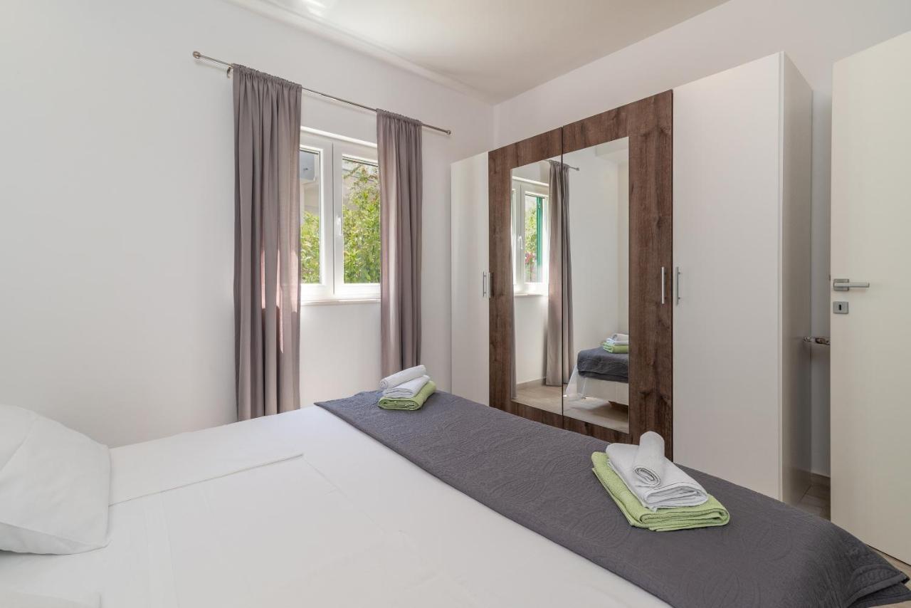 Apartment Ela Trogir Ngoại thất bức ảnh